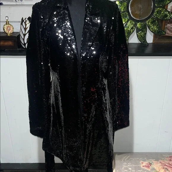 VENUS Shimmering Black Sequin Blazer - Picture 6 of 8